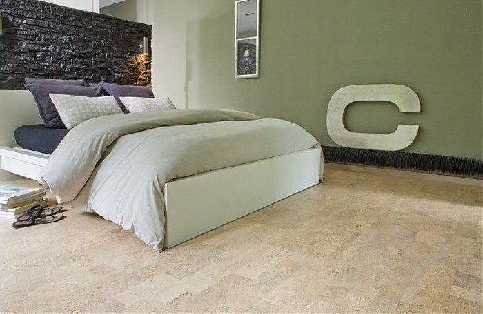 大家心中的软木地板会不会变形，弹性如何？