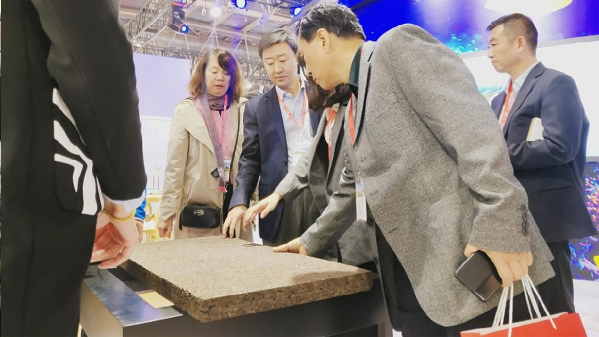 蘑菇视频免费看成人网站住博会吸睛，新型材料大有可为 组 27