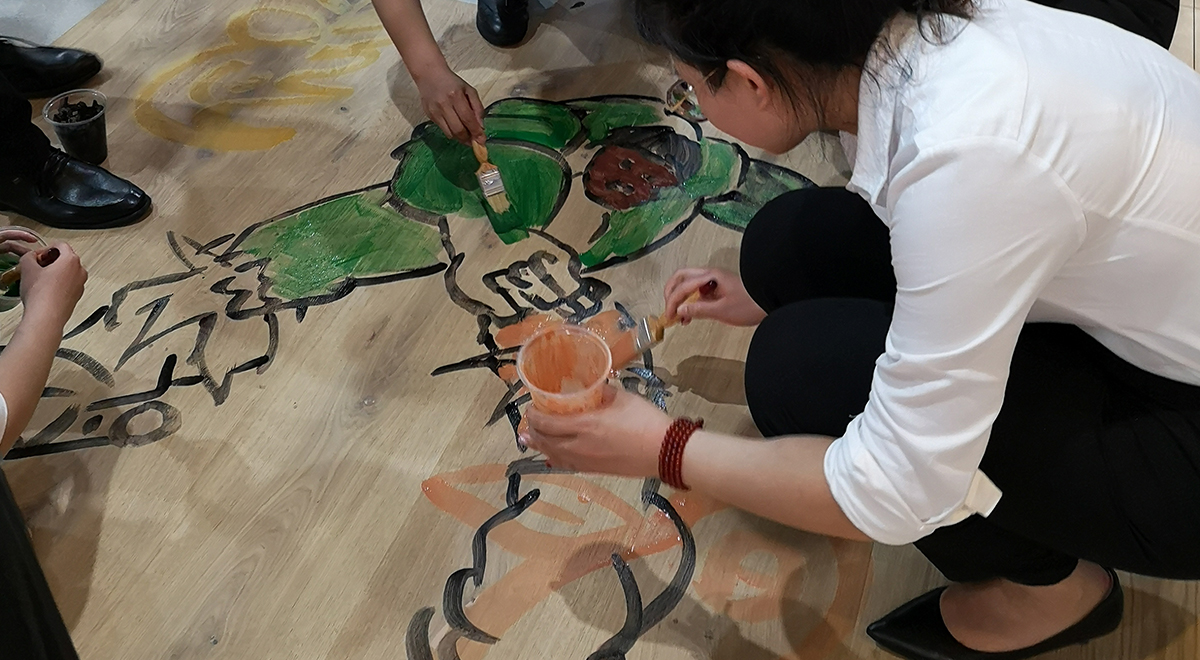 跟随蘑菇视频免费看成人网站，去马来工厂体验涂鸦freestyle 1jpg