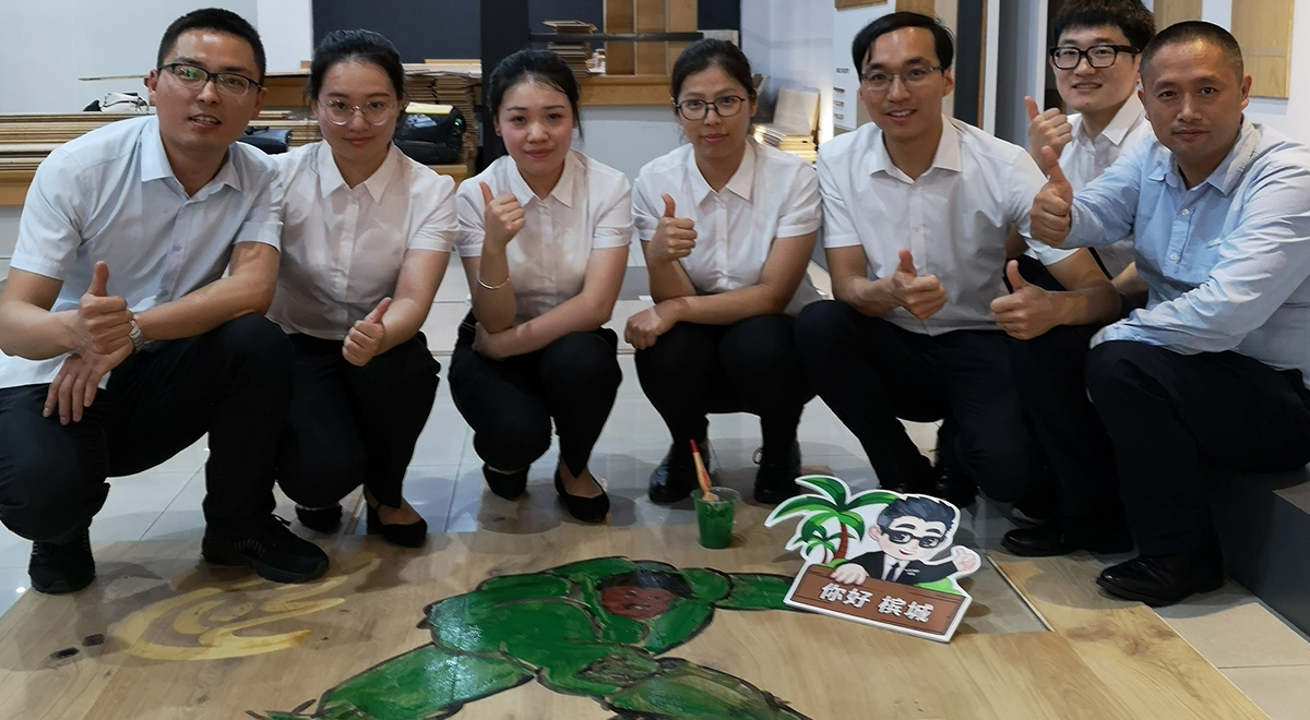 跟随蘑菇视频免费看成人网站，去马来工厂体验涂鸦freestyle 2