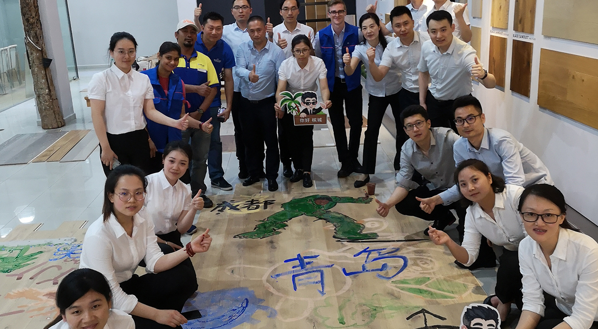 跟随蘑菇视频免费看成人网站，去马来工厂体验涂鸦freestyle 3