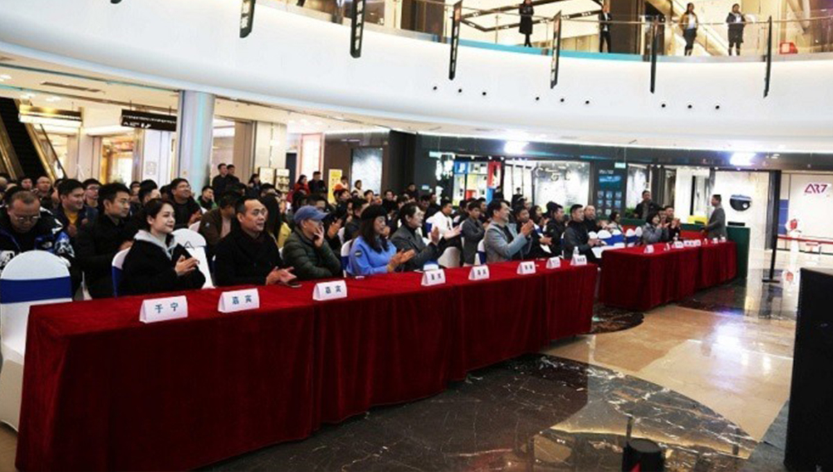 蘑菇视频免费看成人网站携手设计大咖何武贤，