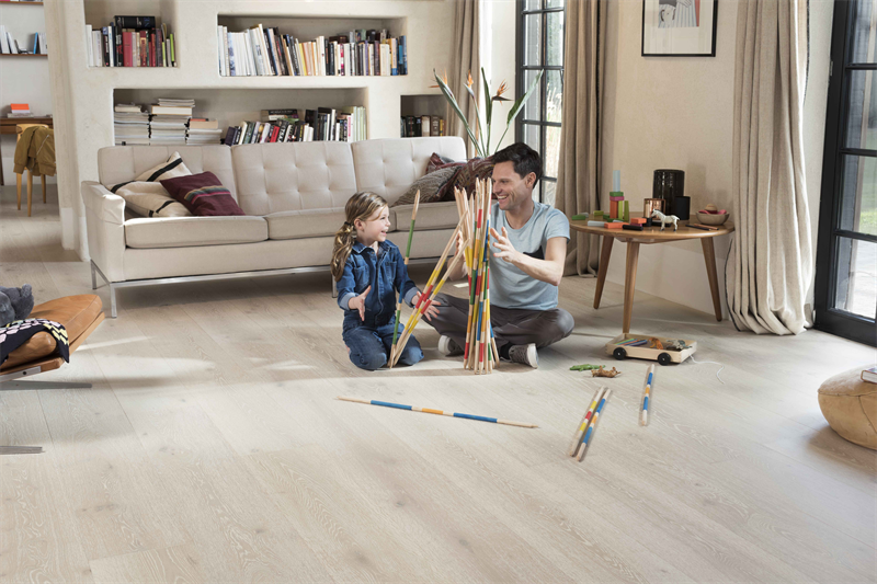 蘑菇视频免费看成人网站Quick-Step三层实木复合进口地板“材”貌双全，永不止步 2