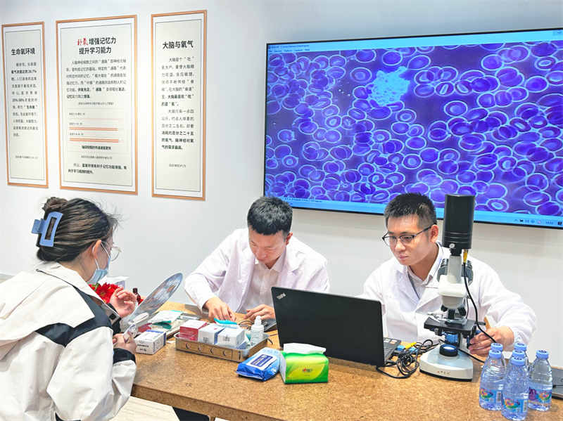 蘑菇视频免费看成人网站补氧学习桌亮相第83届中国教育装备展示会，富氧科技助力青少年智慧成长 图片7