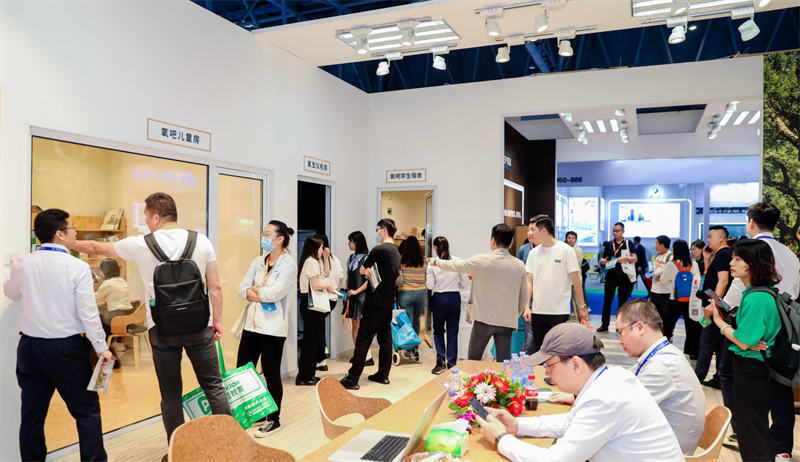 蘑菇视频免费看成人网站补氧学习桌亮相第83届中国教育装备展示会，富氧科技助力青少年智慧成长 图片 2