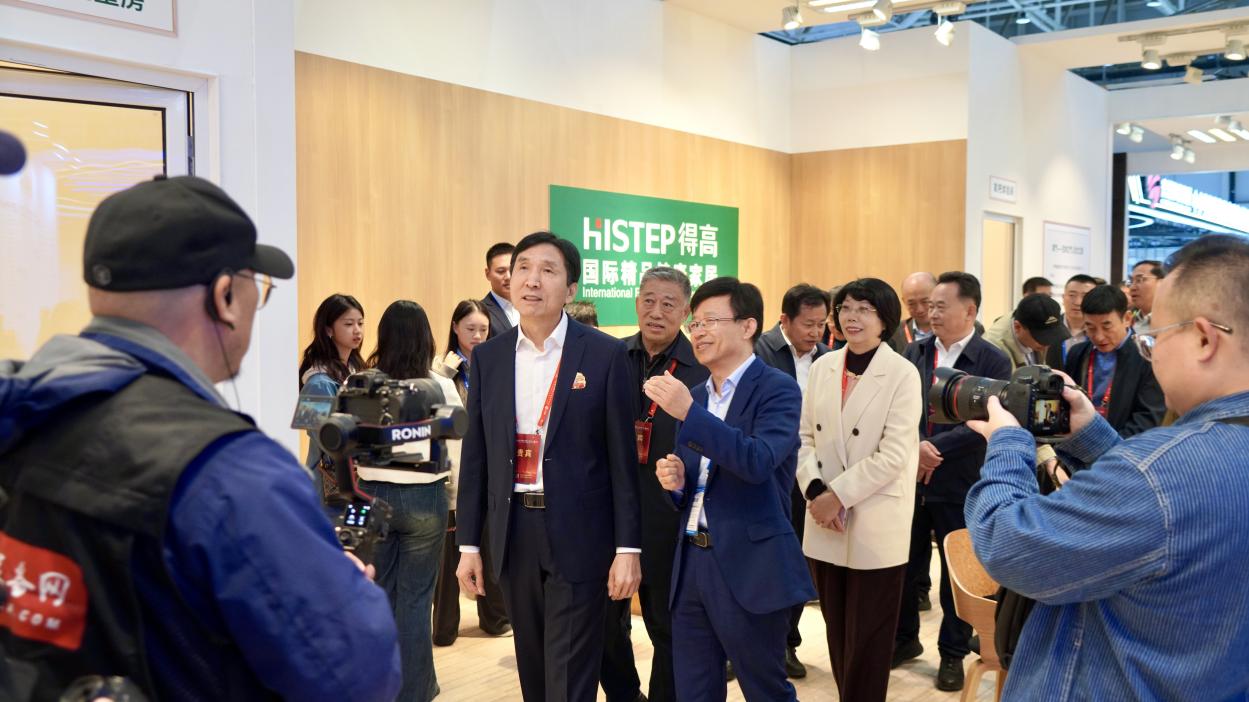 蘑菇视频免费看成人网站亮相第86届中国教装展，“生命氧”重构健康学习新场景 图片5